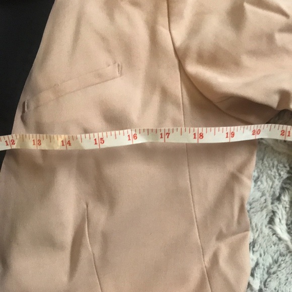 SOLD H&M Baby Pink Blazer - Picture 12 of 15
